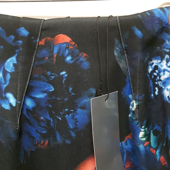 🛍️ NWT faux leather & floral skirt - Picture 4 of 5